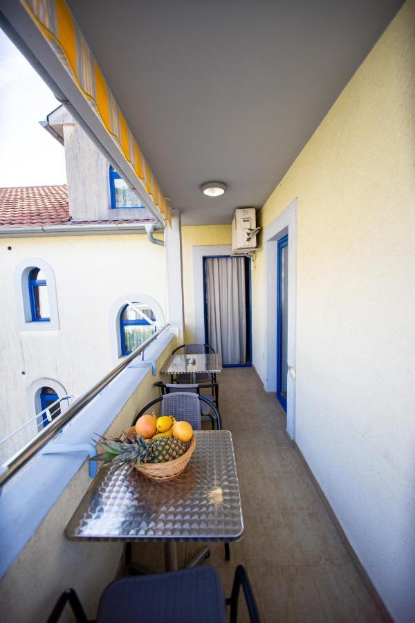 Tanja Apartments Rafailovici Bagian luar foto