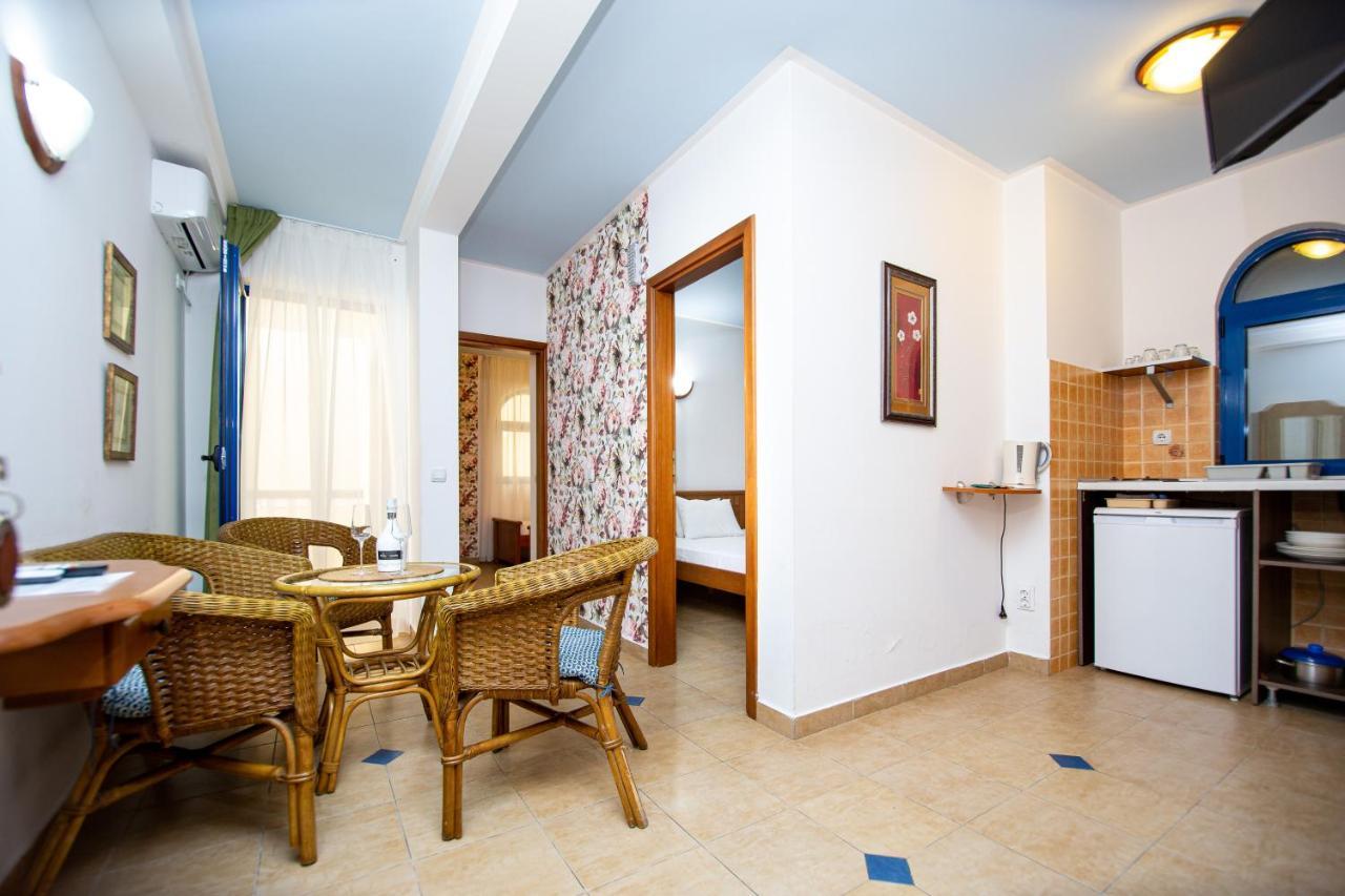 Tanja Apartments Rafailovici Bagian luar foto