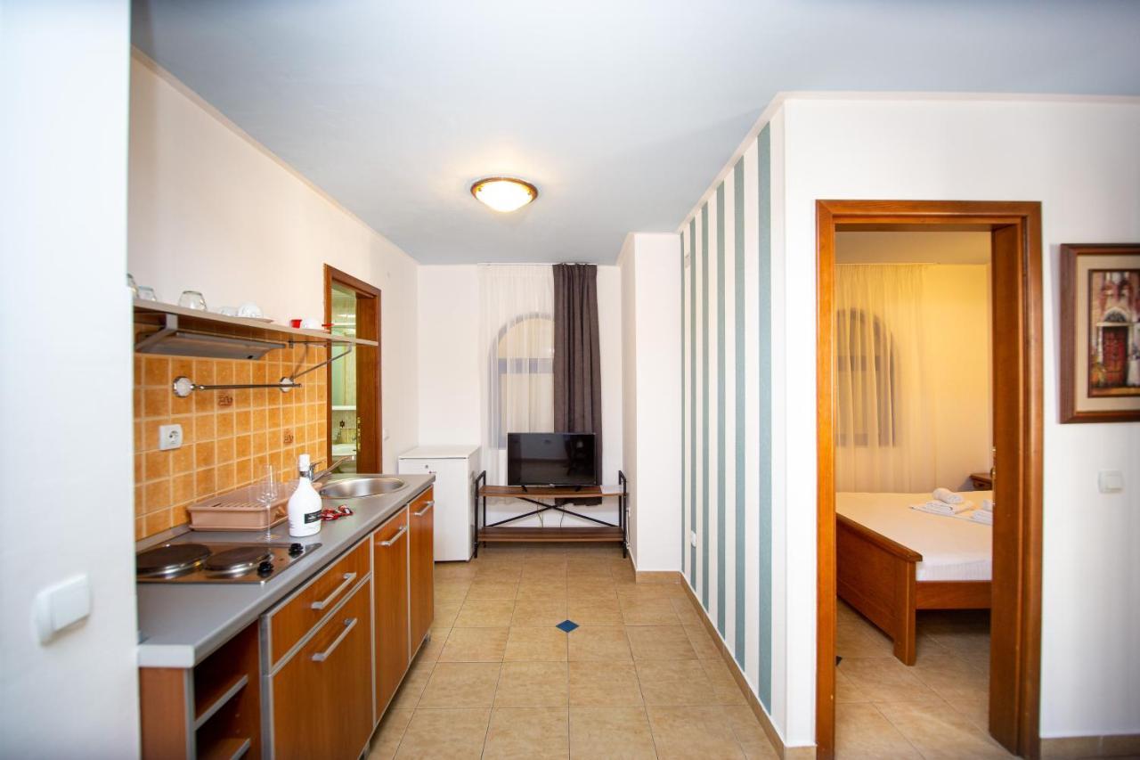 Tanja Apartments Rafailovici Bagian luar foto