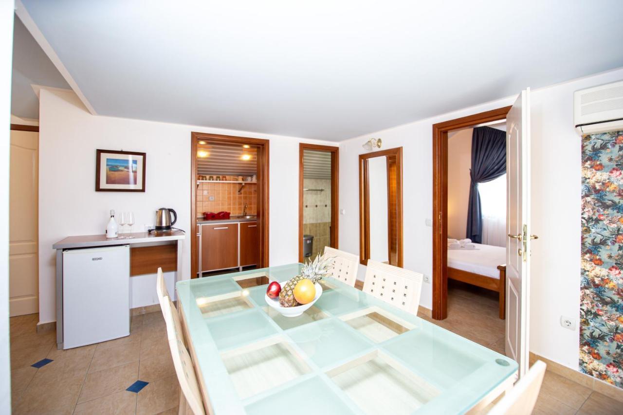 Tanja Apartments Rafailovici Bagian luar foto